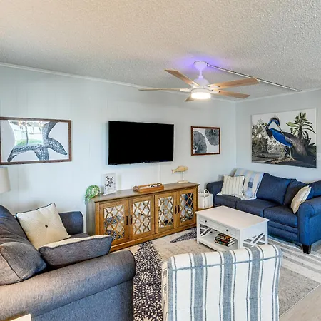 Ocean City Condo With Pool About 1 Mi To Jolly Roger!