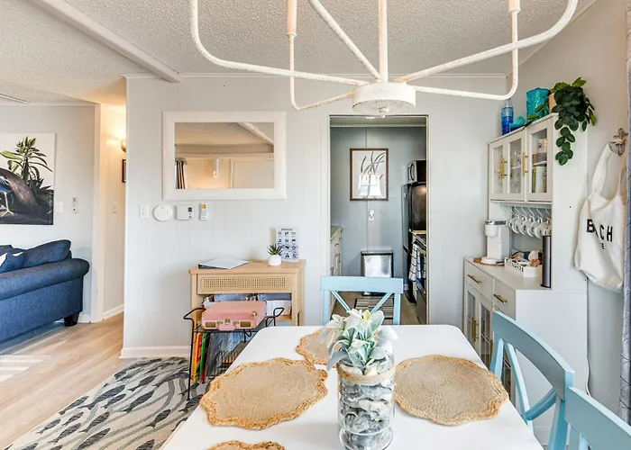Holiday home 1 Mi To Jolly Roger! Poolside Family Retreat *