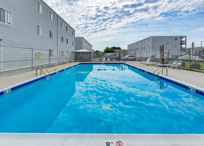 1 Mi To Jolly Roger! Poolside Family Retreat *