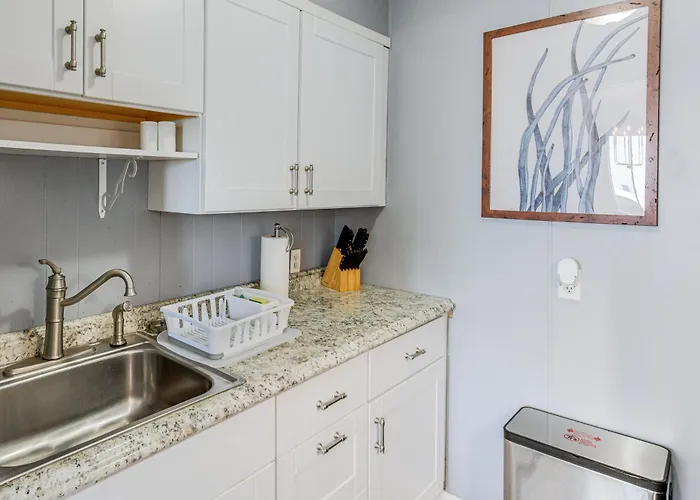 1 Mi To Jolly Roger! Poolside Family Retreat Holiday home *